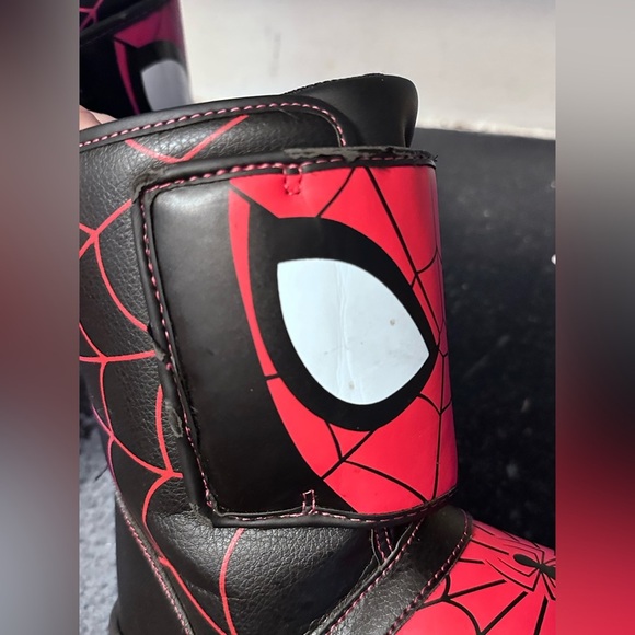 Spider-Man by Marvel Toddler Boys Light-up Mid-Calf Boot, Size 11 - Picture 3 of 6
